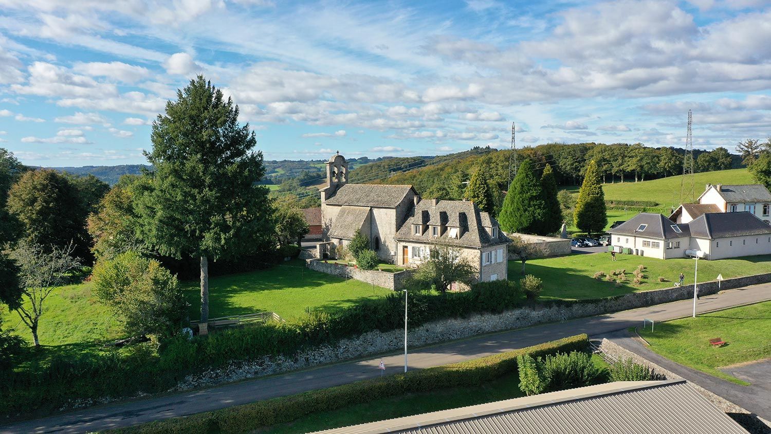 Eglise de Saint Etienne Cantalès, commune du Cantal en Auvergne